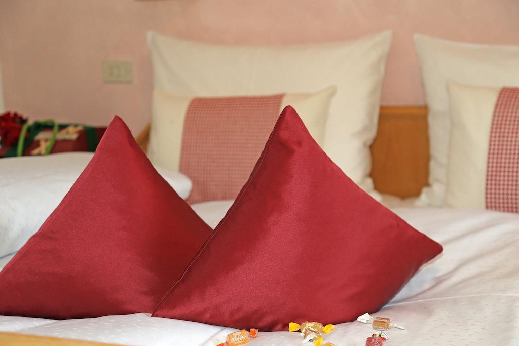 Ciasa Rosra Apartman La Villa Szoba fotó