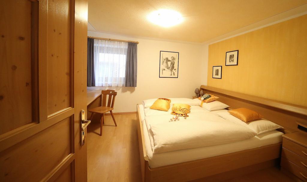 Ciasa Rosra Apartman La Villa Szoba fotó